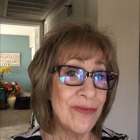 Meet your Posher, Cindy - Picture 1 of 1